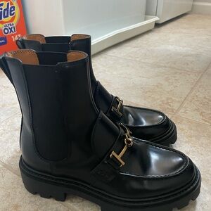 Tod's Black Boots Metal details, slip-on, classic style